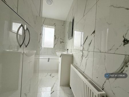 2 bedroom maisonette to rent - Photo 3