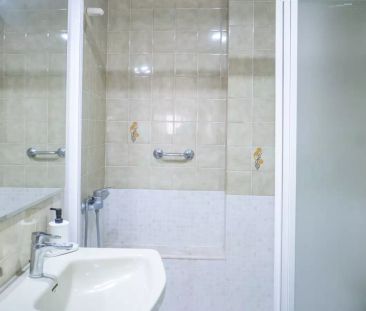 Single Bed in Rooms for rent in 4-bedroom apartment in Valencia. - Photo 6