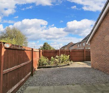 4 bedroom end of terrace house to rent - Photo 4