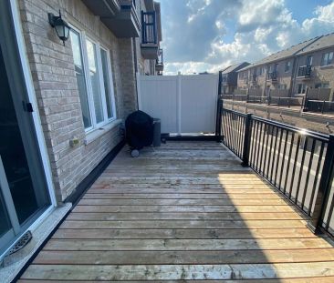 Condo Townhouse For Lease | N9235473 - Photo 5