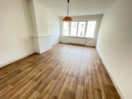 APPARTEMENT - Photo 2