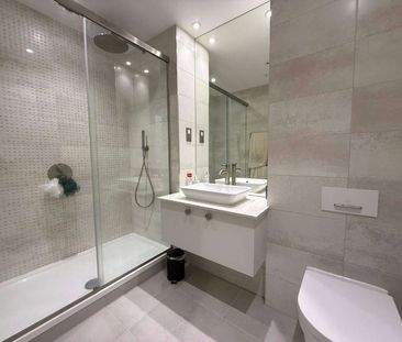 A stylish apartment presented to a very high specification throughout. - Photo 4