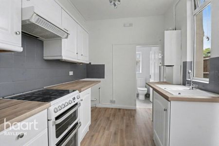 1 bedroom flat to rent - Photo 3