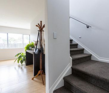 Exceptional 4-Bedroom Family Home in Mt Wellington - Photo 5