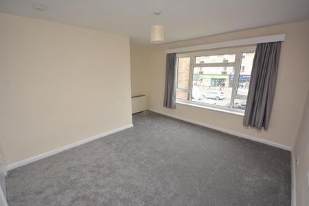 2 bedroom ground floor flat to rent - Photo 3