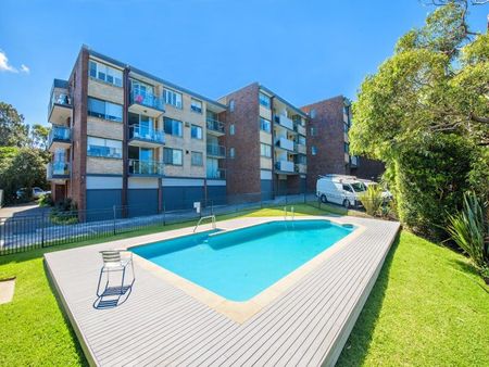 Sunny and Quiet Three Bedroom Apartment - Photo 4