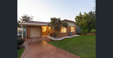 Charming Single-Story Brick Home with Spacious Backyard and Modern Interiors - Photo 4