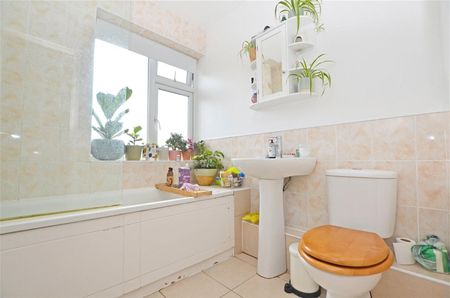 Fairfax Road, Teddington, London, TW11 - Photo 3