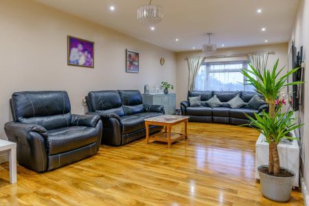 4 bedroom semi-detached house to rent - Photo 2