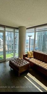 2+1 Bed & 2 Bath - 4 K Spadina - Photo 3