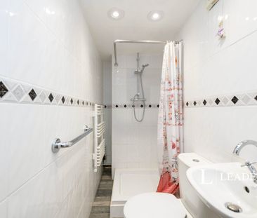 3 bedroom house to rent Clayhill Road, Leigh, Reigate, RH2 - Photo 5