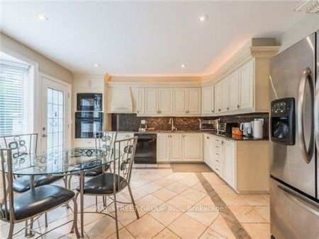 For Lease - 1588 Truscott Drive, Mississauga, Ontario - Photo 3