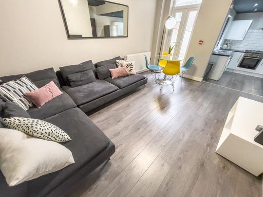 1 bedroom in a house share to rent - Photo 1