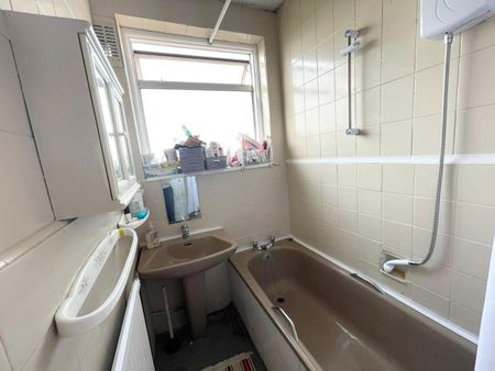 Room in a Shared House, Higham Road, N17 - Photo 5
