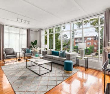 Unique Mid-Century Charm - Photo 3