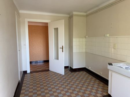 Location Appartement 4 pièces 80m² CHAMBERY 73000 - Photo 4