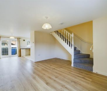 2 bedroom terraced house to rent - Photo 2
