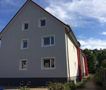 Schöne 2-Zimmer DG-Wohnung mit Tageslichtbad OHNE Balkon! - Foto 1