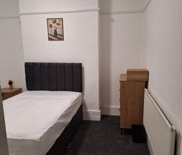 4 bedroom house of multiple occupation to rent - Photo 5