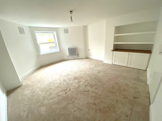 2 bed apartment to rent in Carisbrooke Road, St. Leonards-on-Sea, TN38 - Photo 1