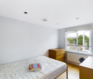 4 bedroom terraced house to rent - Photo 4