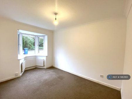 4 bedroom detached house to rent - Photo 3