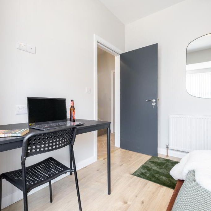 Room 1, Woodcot Avenue, Belfast, BT5 5JA - Photo 1