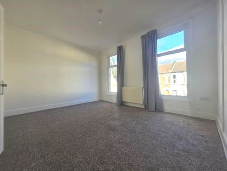 Guide Price £2,500 pcm - Available Now - Part Furnished - Photo 5