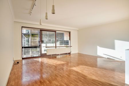 Gerenoveerd 3 kamer appartement te huur in hartje Koksijde. - Foto 3