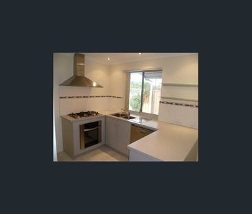 Quiet Villa Prime Location - Photo 2