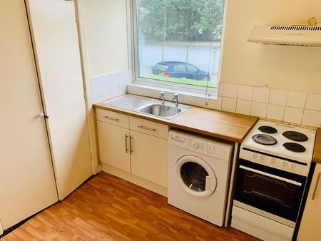 2 bedroom apartment to rent - Photo 3