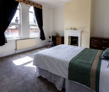 3a THE CRESCENT Leeds - LS6 2NW - Photo 3