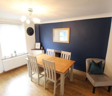 2 bedroom end of terrace house to rent - Photo 4