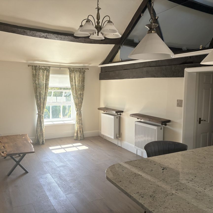 Beautiful top floor apartment to rent in Yew Tree House - Photo 1