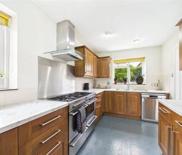 4 bedroom detached house to rent - Photo 6