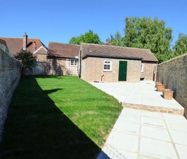 2 bedroom cottage to rent - Photo 2