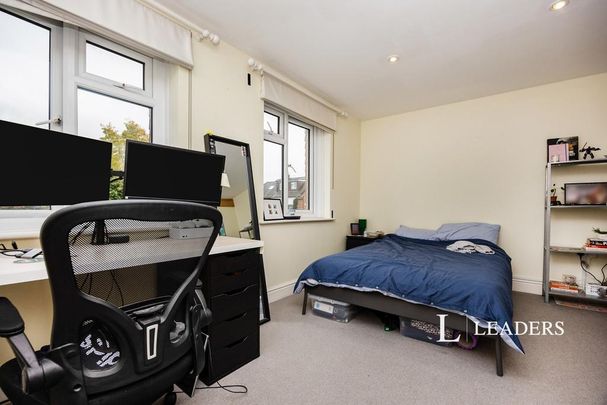 3 bedroom terraced house to rent - Photo 1