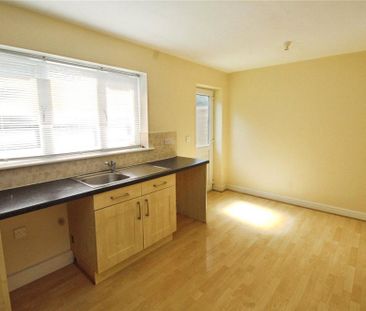 2 bedroom terraced house to rent - Photo 6
