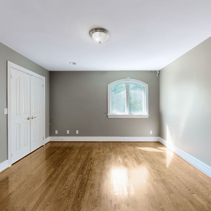 For Lease - 225 Kingsdale Avenue, Toronto, Ontario - Photo 1