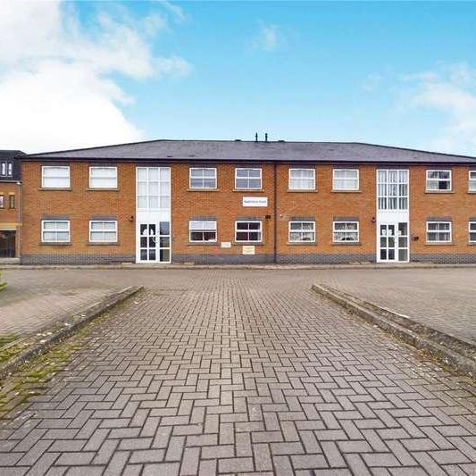 School Road, Tilehurst, Reading, Berkshire, RG31 - Photo 1