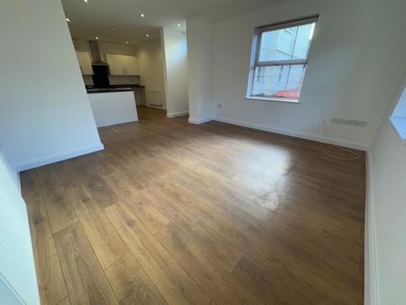 Comberton Road, Kidderminster - Photo 2