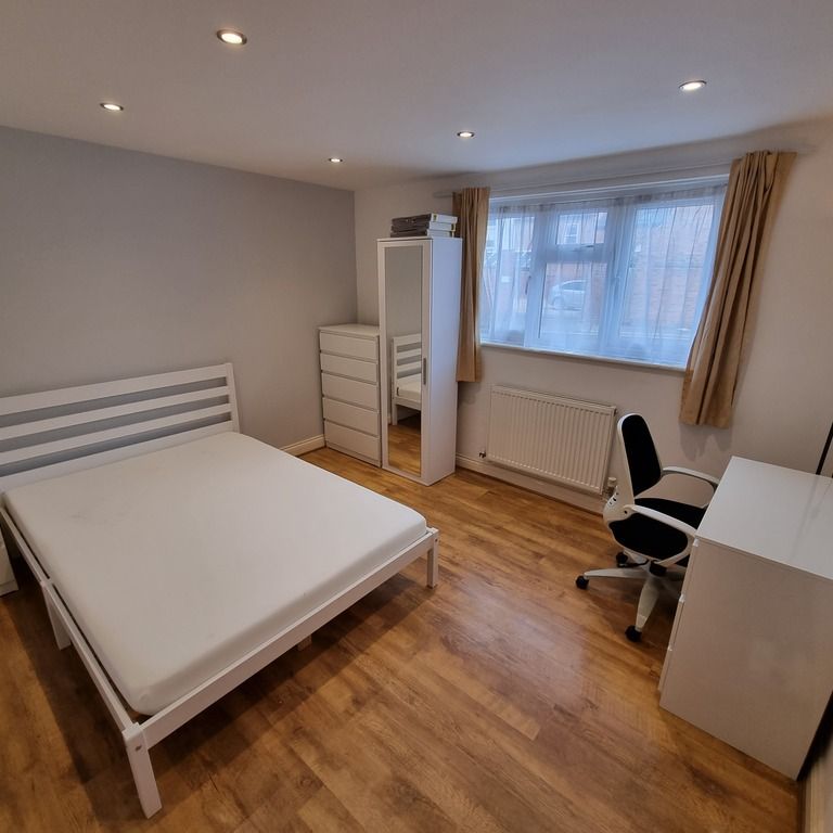 3 Bed Student Accommodation - Photo 1