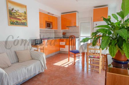 Townhouse in Cómpeta, Inland Andalucia at the foot of the mountains - Photo 4