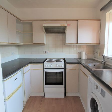 Brendon Close, Hayes - Photo 3