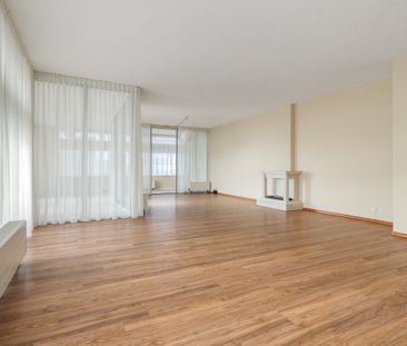 Sir Winston Churchillln 283 - Photo 3