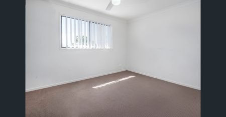 3 Bed Townhouse with Aircon in Master - Photo 5