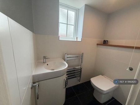 4 bedroom detached house to rent - Photo 5