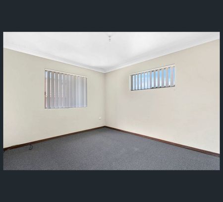 2/11 Addison Avenue, Lake Illawarra, NSW 2528 - Photo 2