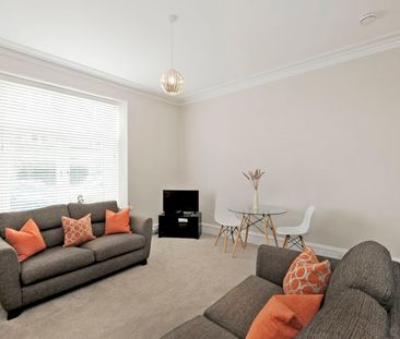 Flat 2, 8 Pitstruan Place, AB10 6PR, Aberdeen - Photo 2