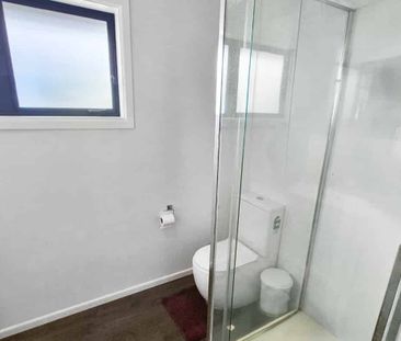 Sunny three-bedroom home - Photo 4